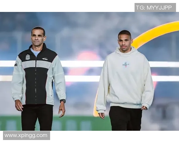 中国女星与足球明星的浪漫故事揭示了娱乐圈与体育界的跨界魅力与情感交融 中国女星与足球明星的浪漫故事揭示了娱乐圈与体育界的跨界魅力与情感交融