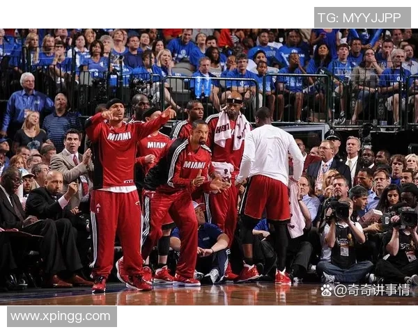 重庆足球队团队协作深度解析与其他球队的对比研究