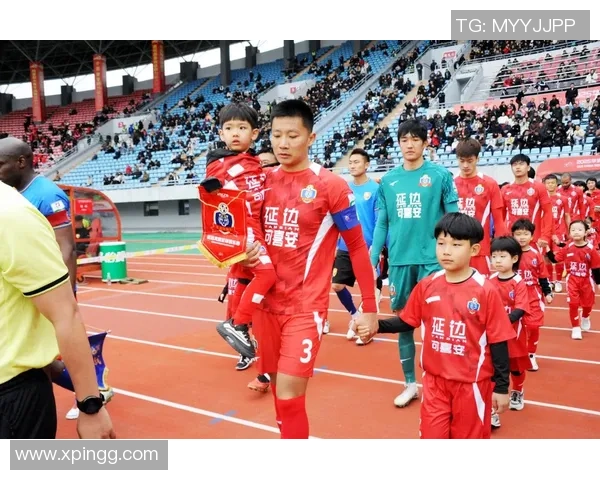 如何在观看比赛时有效避免足球画面干扰提升观赛体验的方法与技巧 如何在观看比赛时有效避免足球画面干扰提升观赛体验的方法与技巧