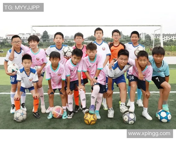 足球士兵：在绿茵场上拼搏的勇士与战斗精神的完美结合